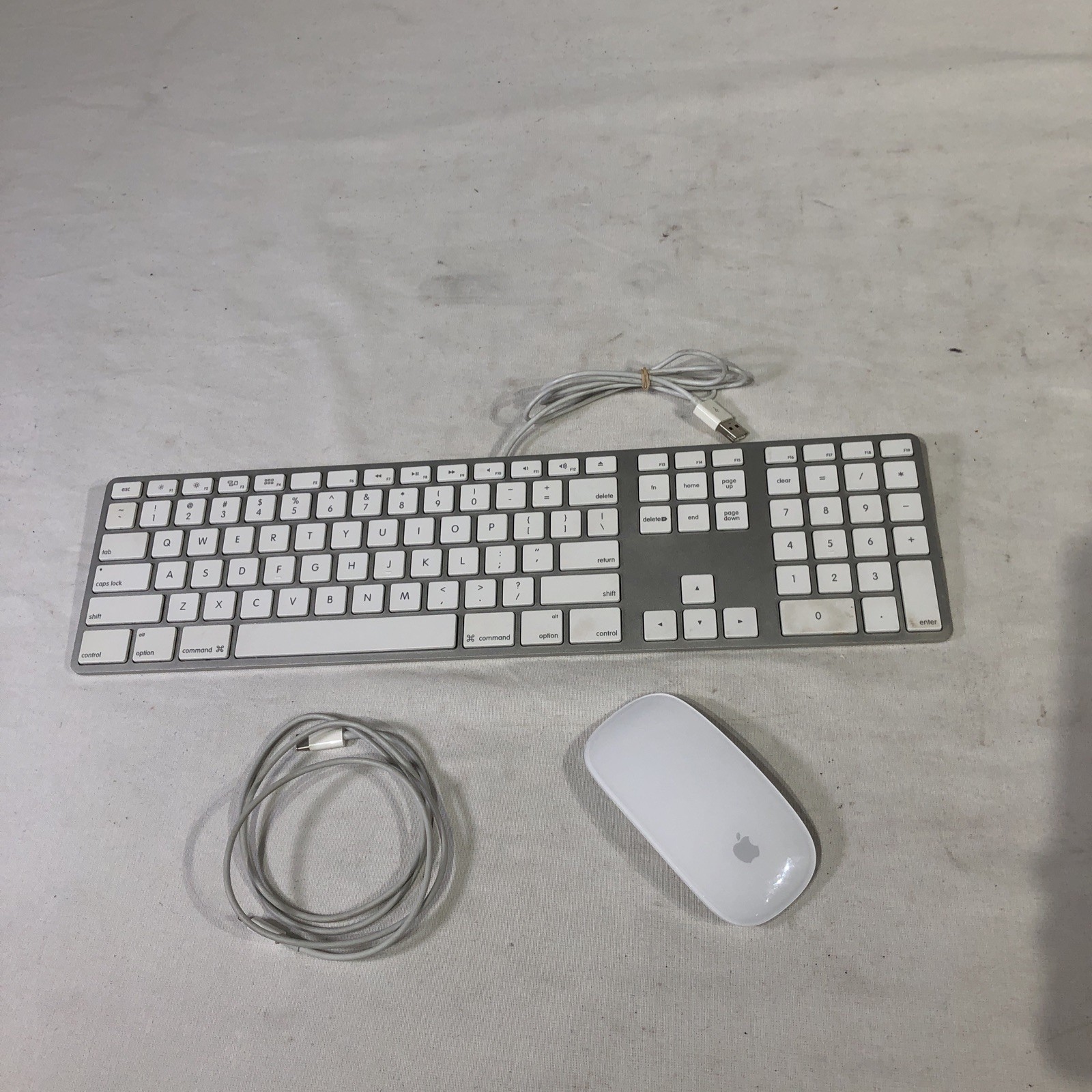 Apple A1243 Aluminum Wired Keyboard Full Size & A1657 Magic Mouse