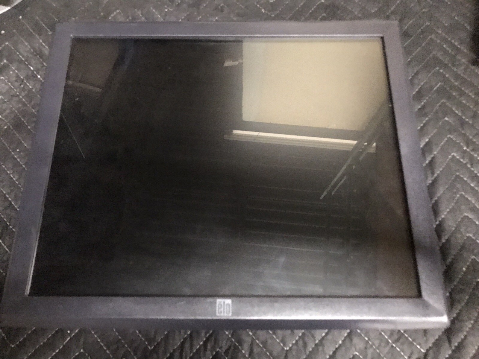 Elo TouchSystem 19 ET1928L-8CWM-1-GY-3-G OFFERS AVAILABLE.