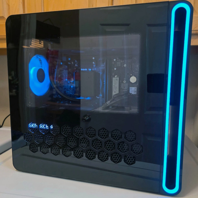 Alienware Aurora RTX 5080 16gb Intel Core Ultra 9 285 32GB DDR5 1TB Gaming PC