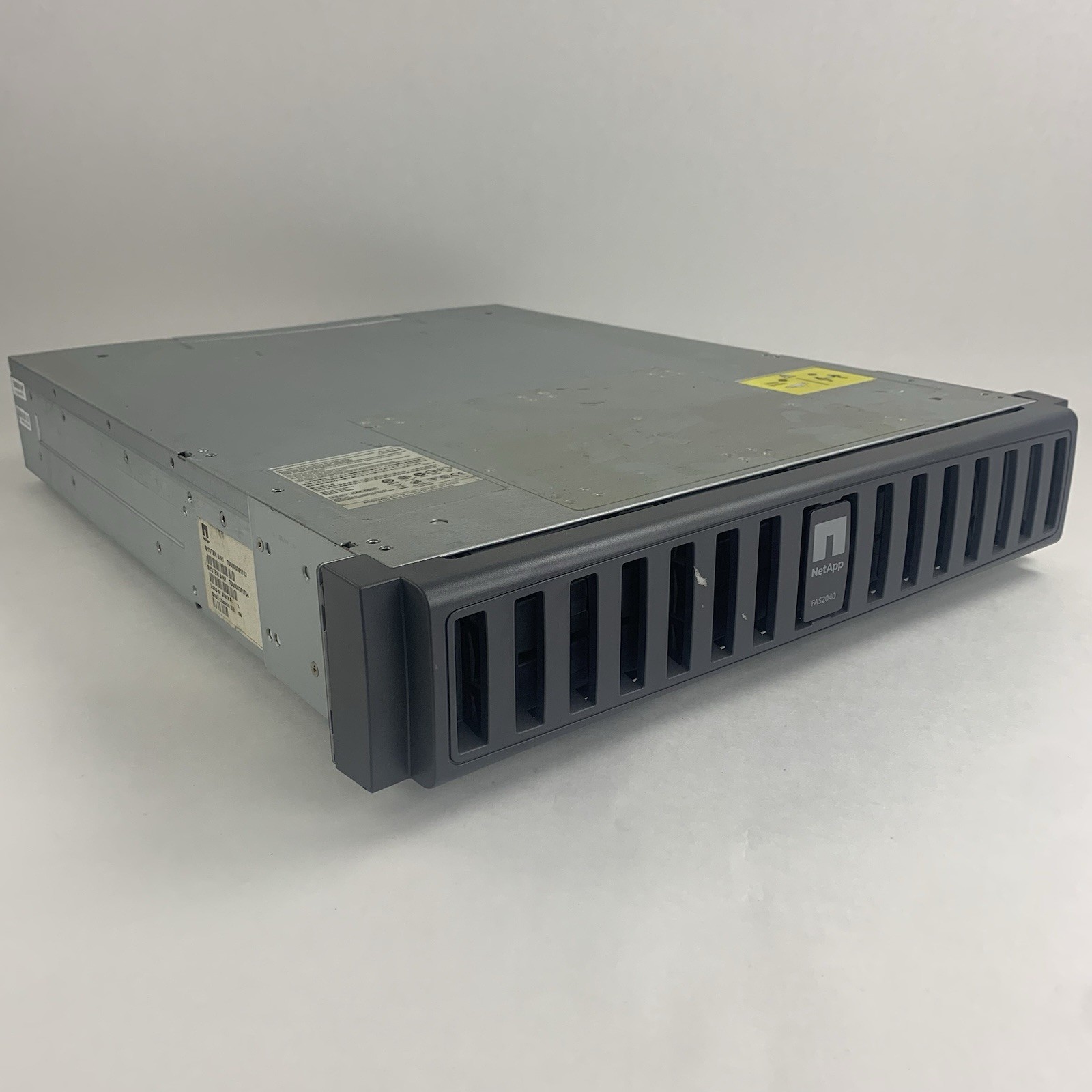 NetApp FAS2040 NAF-0602 Storage System Chassis 2x PSU No HDD No Controllers