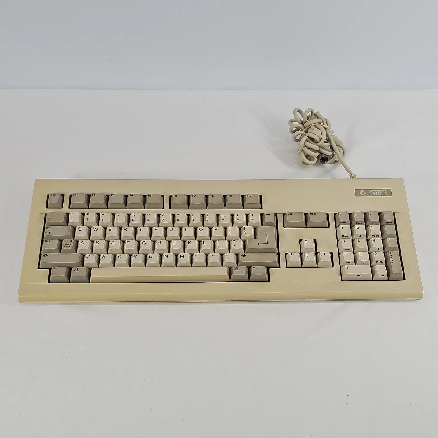 Commodore Amiga 3000 Keyboard KKQ-E94YC Wired Keyboard Gray