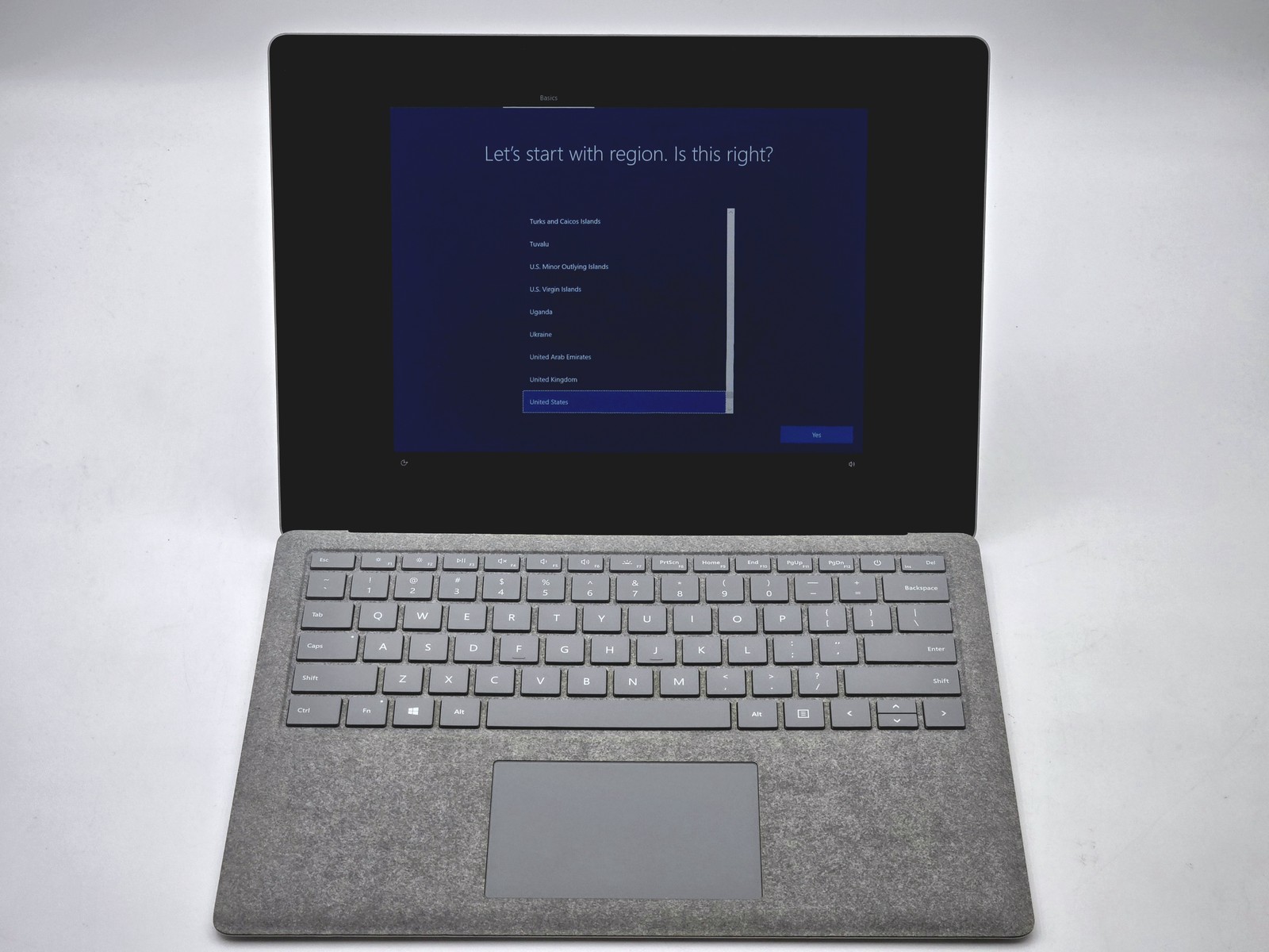 Microsoft Surface Laptop 13" 2256 x 1504 Touch I5-7300U 256GB SSD 8GB W10P