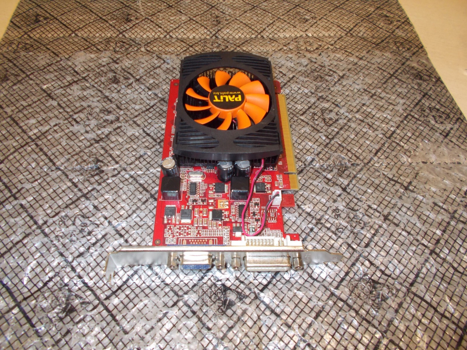 Palit Nvidia GeForce GT 220 1GB PCI-E Video Card DVI NE2T2200F0801-N216B