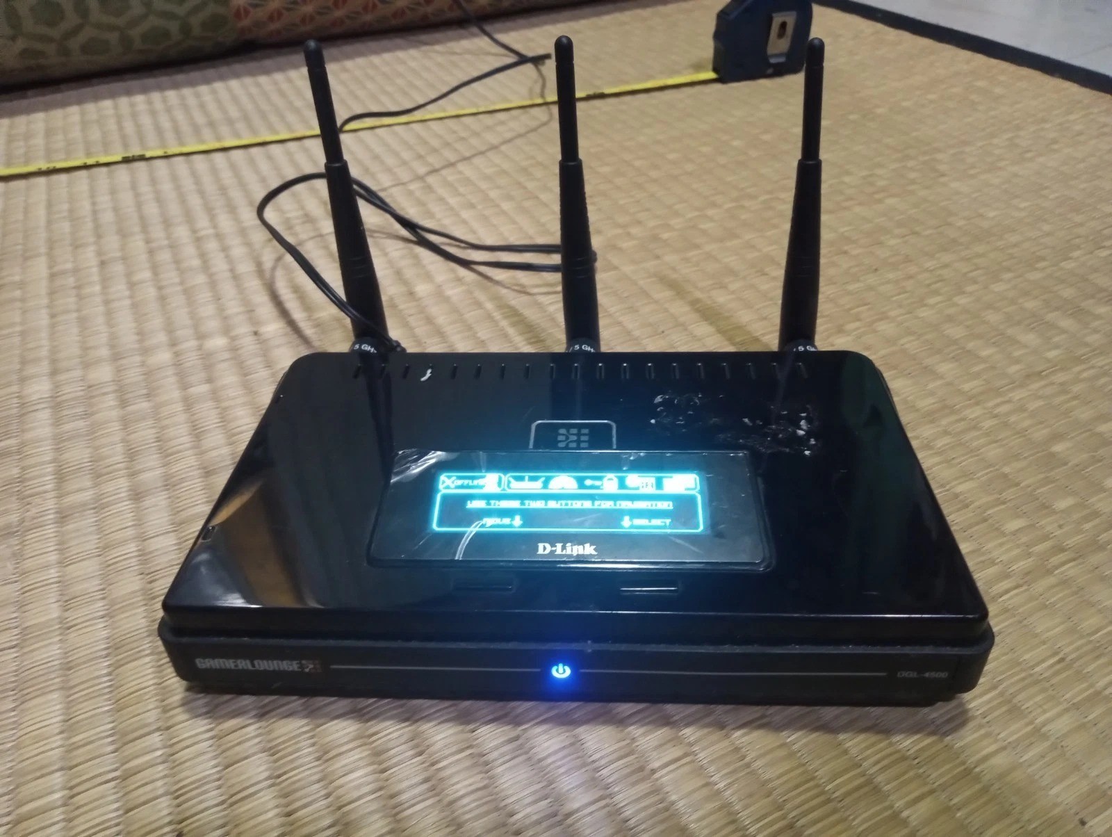 D-Link GamerLounge DGL-4500 54 4-Port 10/100 Gaming Router Wi-Fi Wireless