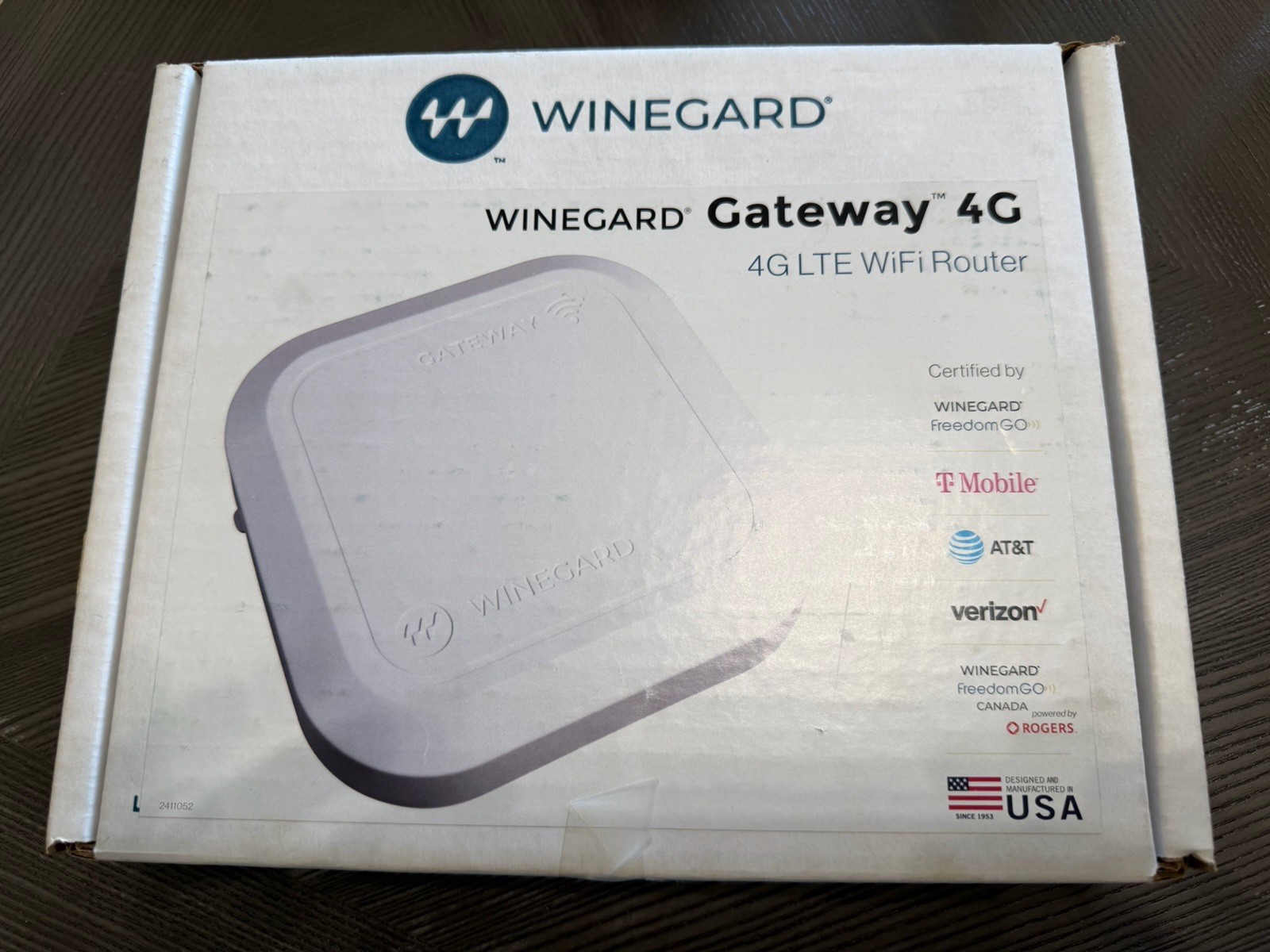 Winegard Gateway 4G 4G LTE WiFi Router White RV Internet Hotspot Antenna Kit