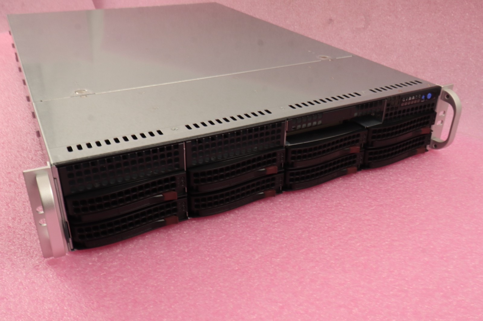 Supermicro CSE-825TQC-R740LPB 2U 8-Bay 3.5" Rackmount Server Chassis 2x 740W