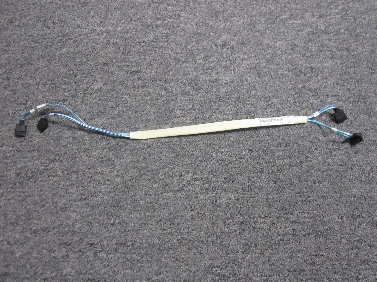 DELL BACKPLANE DUAL SATA 16 INCH CABLE FOR DELL C6100 6017B0327101 61FX3