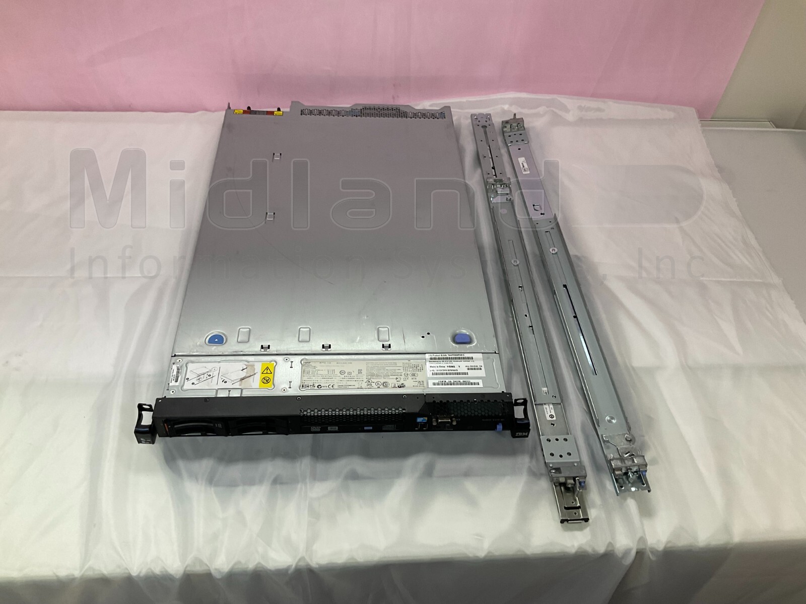 IBM 7042-CR4 Hardware Management Console HMC base config with rails