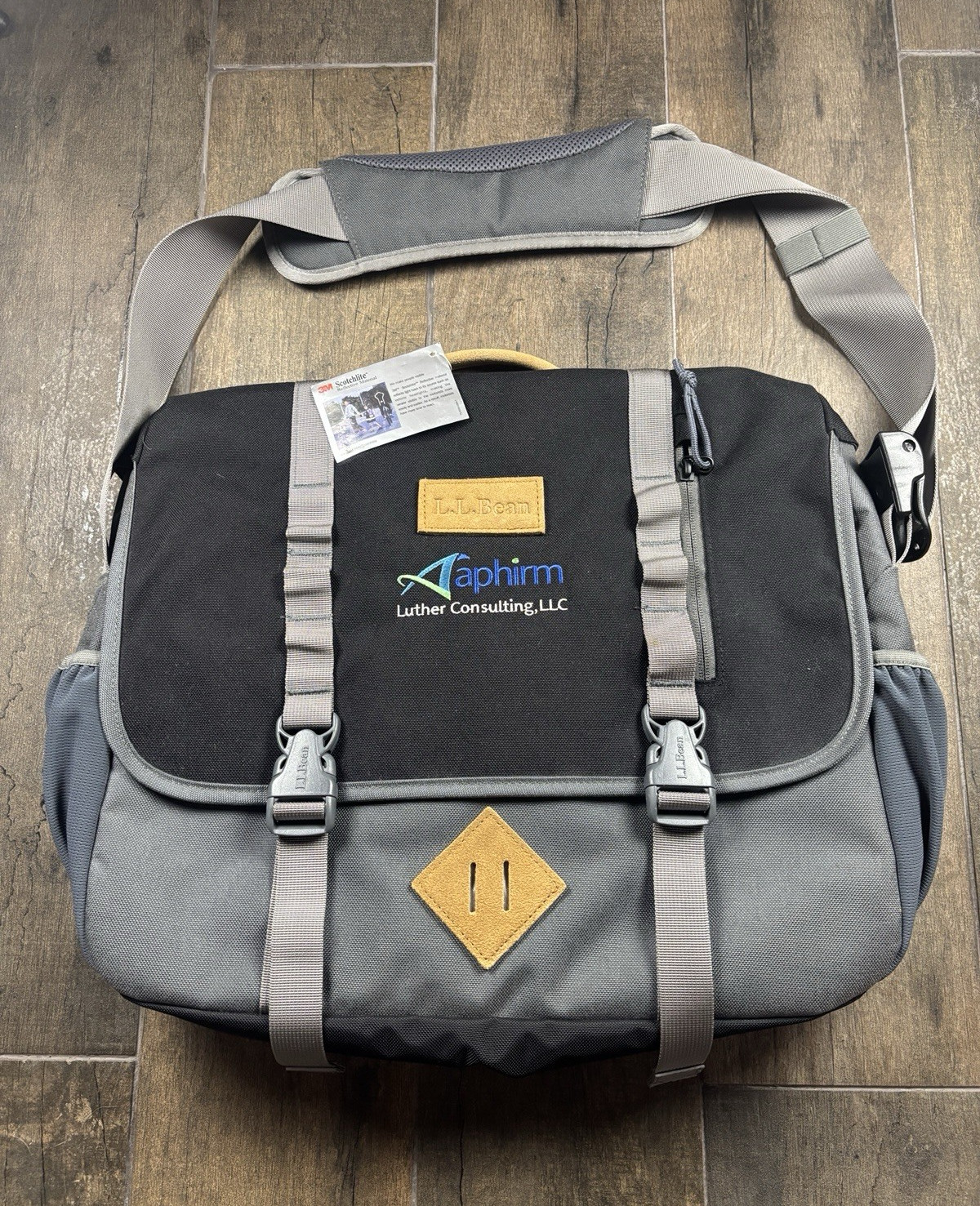 NWT L.L.Bean Padded Solid Gray/Black Shoulder Messenger Laptop Bag W/ Embroidery
