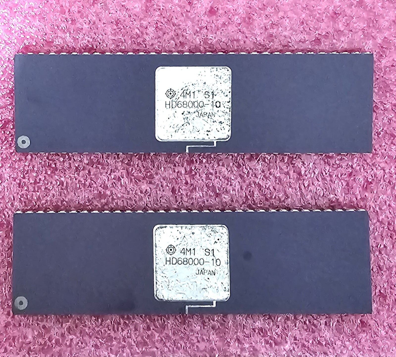 Lot of 2 Hitachi HD68000-10 MC68000 68000 Microprocessor CPU 10mhz 64pin DIP