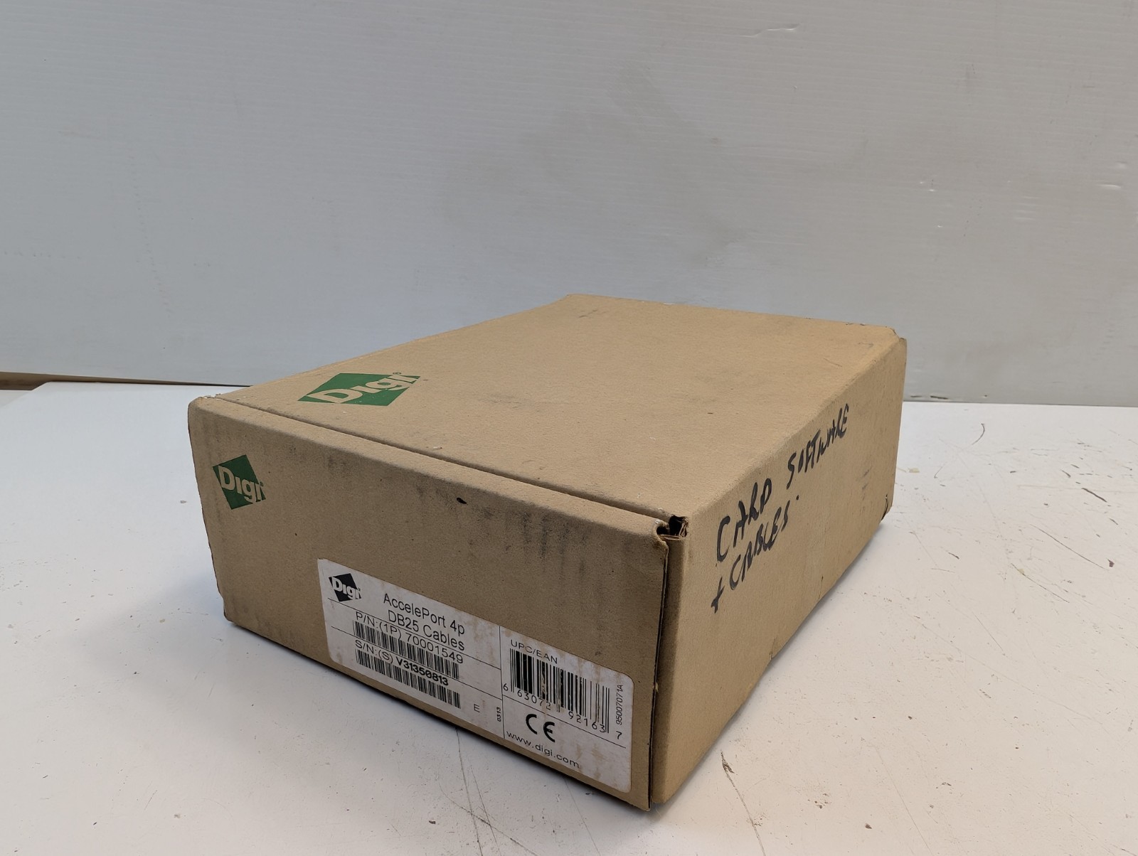 DIGI 70001549 AccelePort Xp Universal PCI (3.3V & 5V) 4-port cable