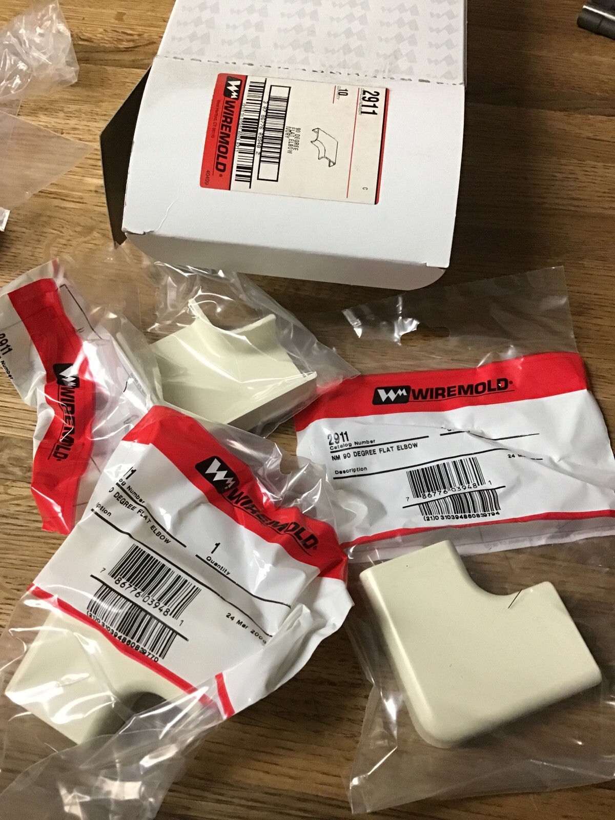 NEW Genuine WireMold 2911-WH 90 degree Flat Elbow - Ivory, 10 Units Per Box