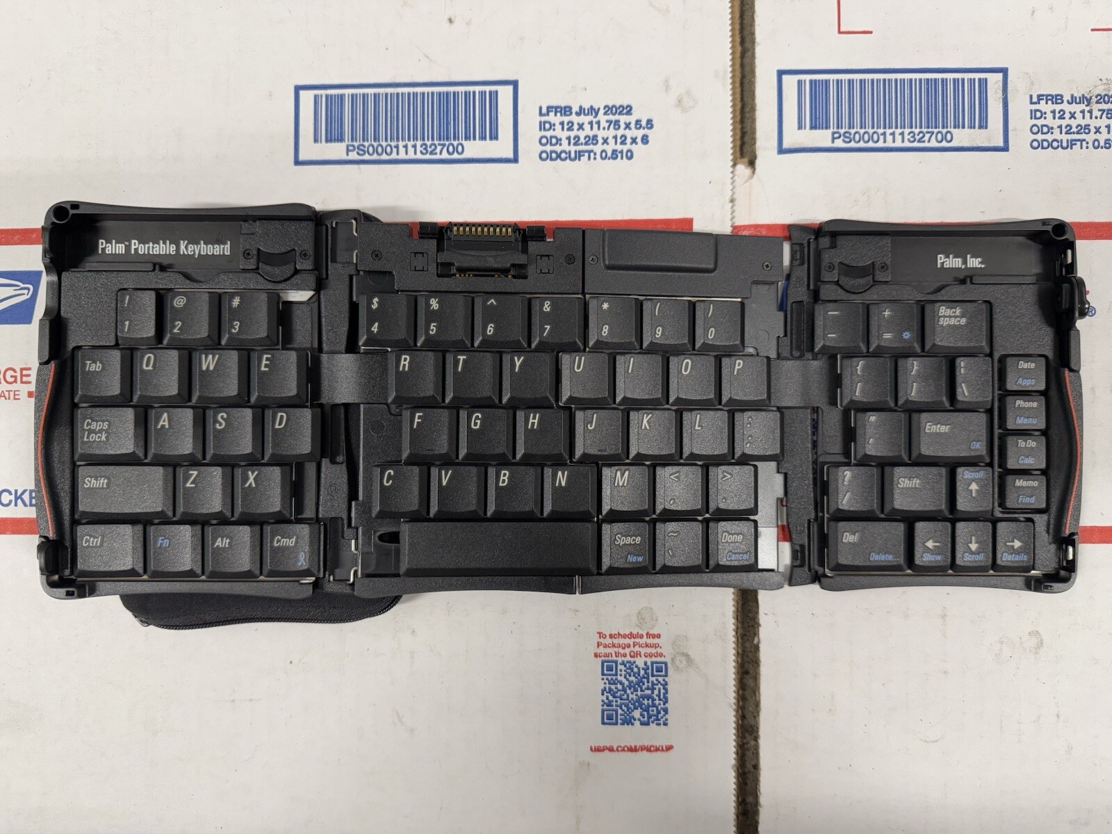 Palm Pilot Portable Folding Keyboard P10713U with Case 