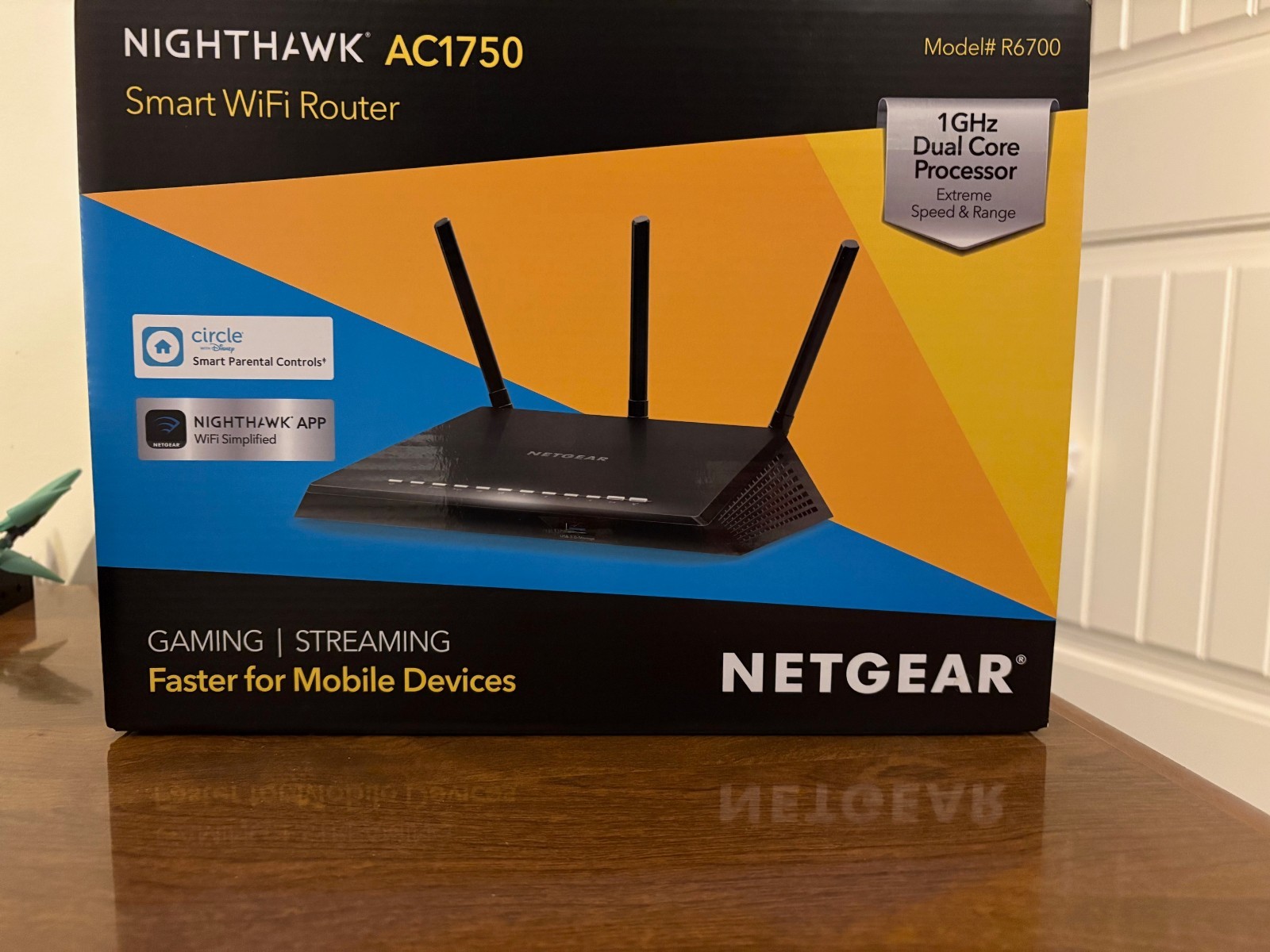 Used NETGEAR Nighthawk AC1750 Model R6700, in box
