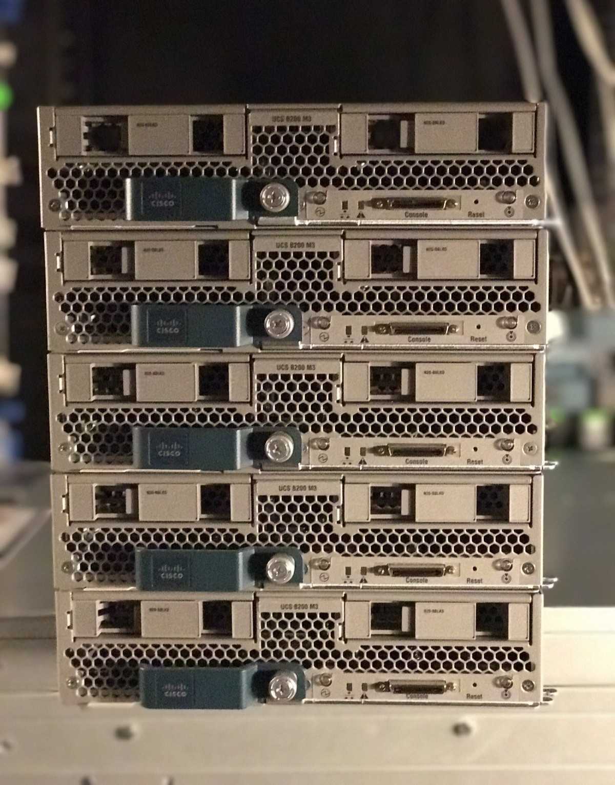 Cisco B200 M3 Two E5-2670V2 2.50GHz 64GB 1866MHz 2x 300GB Blade Server VIC1240