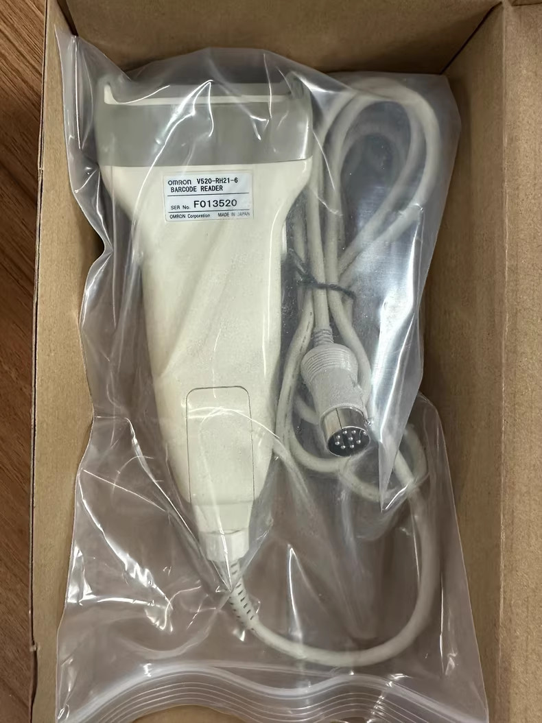 1PCS OMRON V520-RH21-6 barcode scanner new via FedEx or DHL Fast shipping