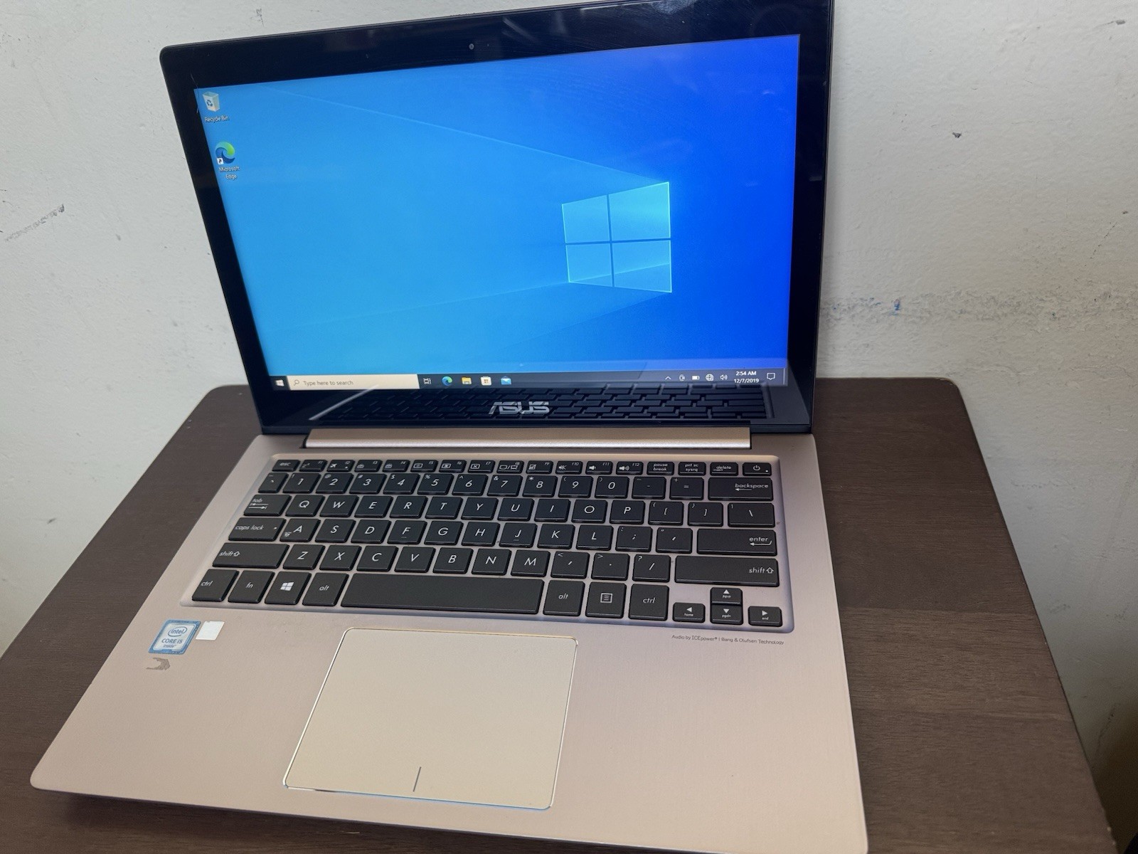 ASUS ZenBook UX303LA 13.3in i5-6200U 8GB 256GB SSD Win10 Pro Touch