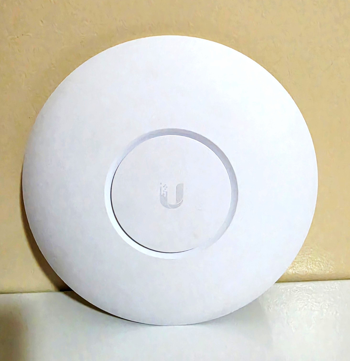 Ubiquiti Networks UniFi UAP-AC-PRO Dual-Band 802.11ac 1300Mbps White