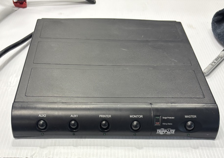 Tripp-Lite TMC-6 Surge Protector - 6 Outlets 120V 15A 60Hz 1800W