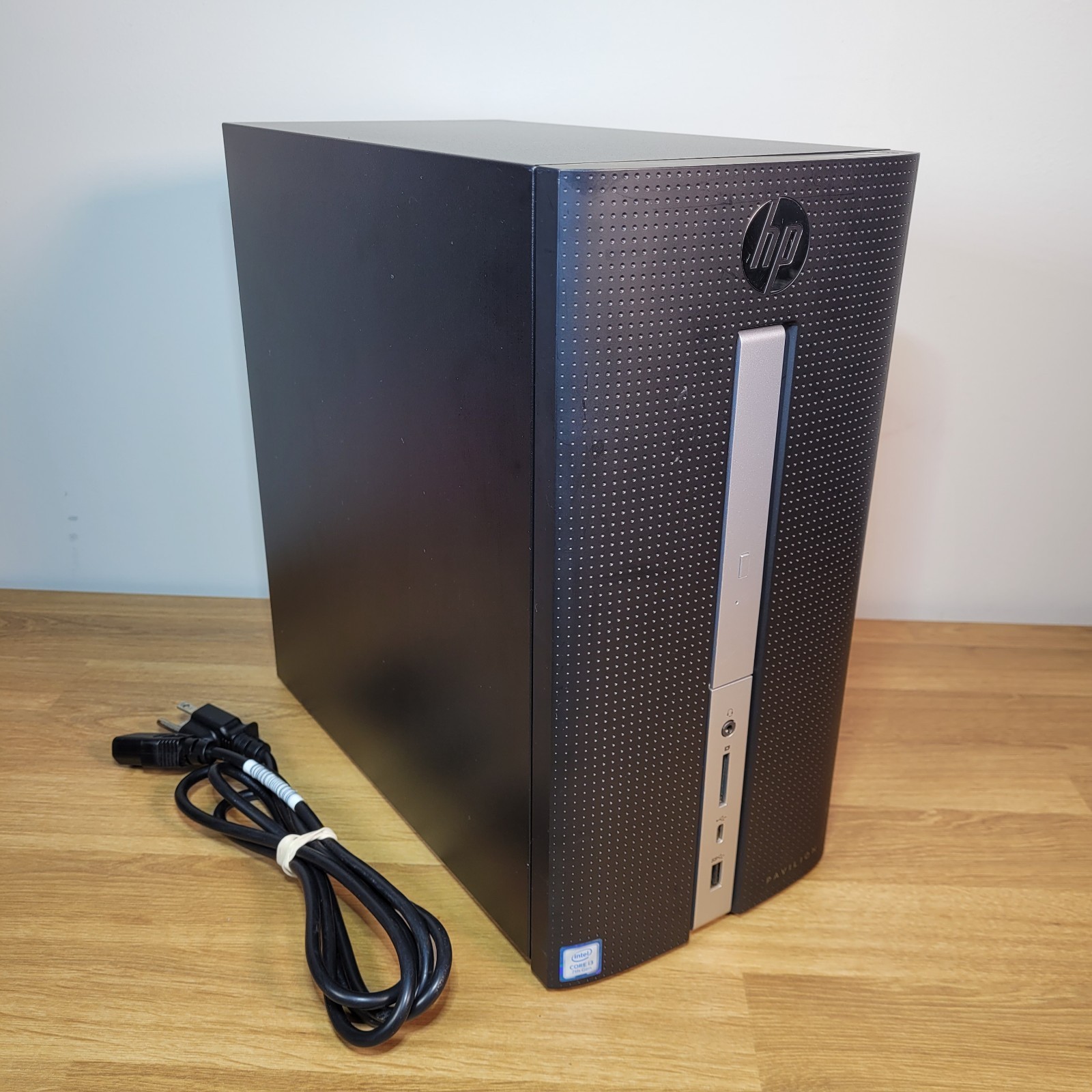 HP Pavilion 570-P054 | Intel Core i3-7100 @ 3.9Ghz | 4GB RAM | 250 SSD | WIN 11