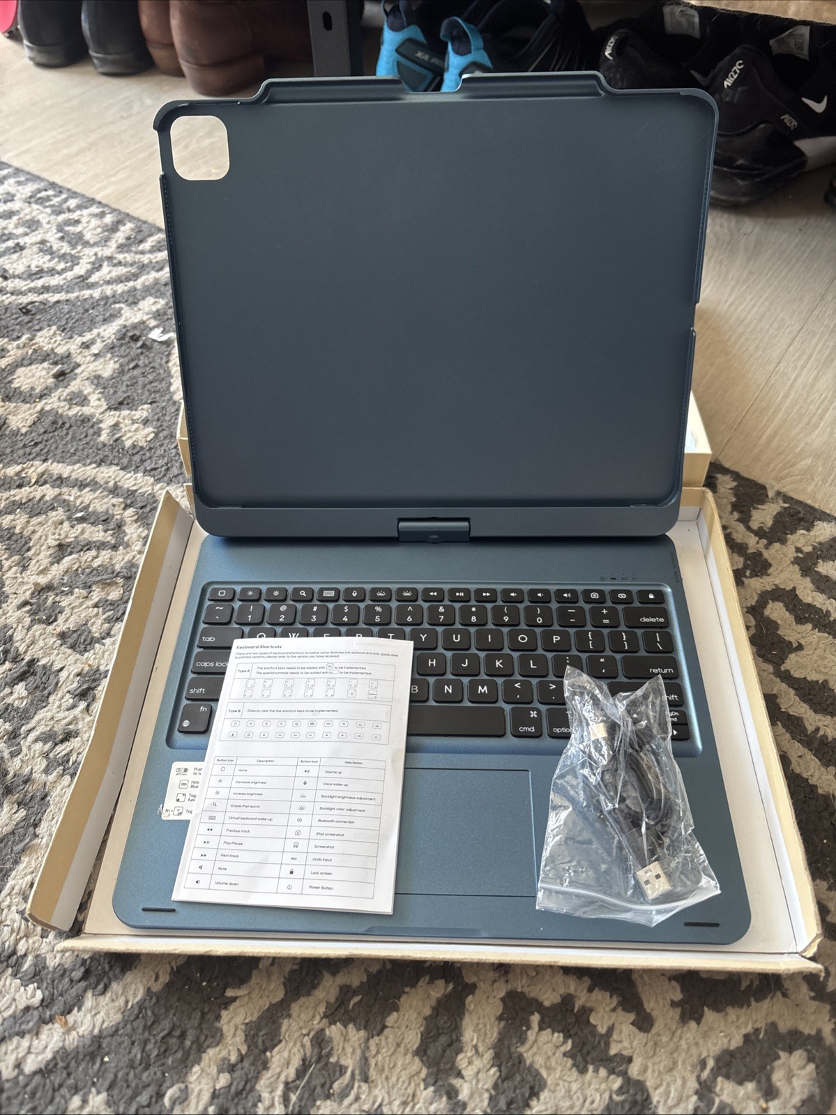 edaiser Swivel Keyboard Case iPad Air/Pro 13 12.9 3rd-6th Gen Blue Trackpad