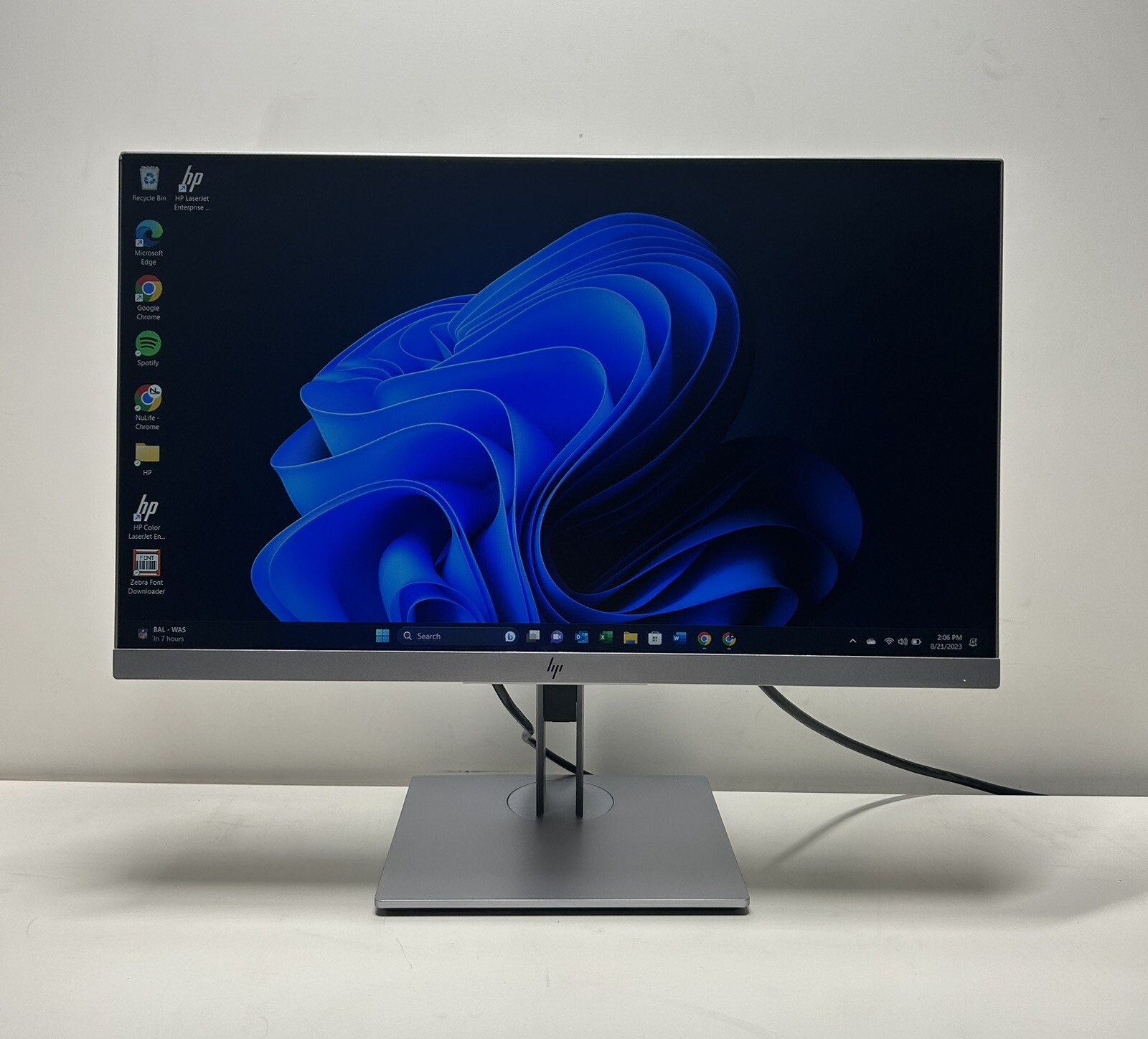 HP EliteDisplay E243 24" Widescreen HDMI LED Monitor 1920 x 1080 Grade B +Cables
