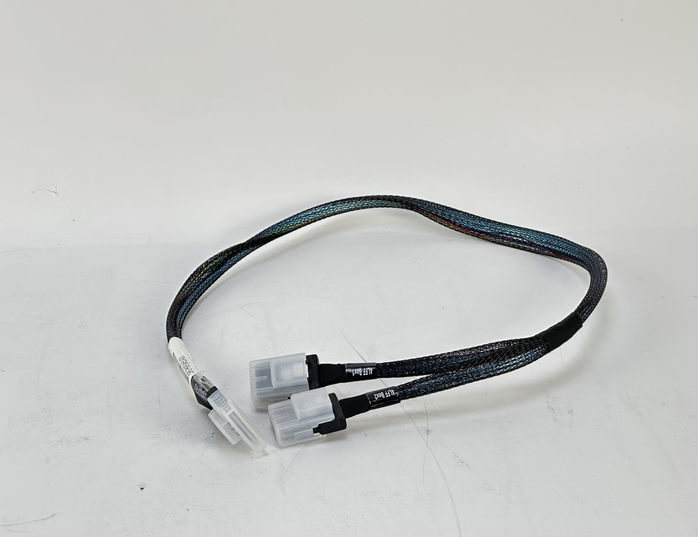 HPE DL38x Gen10/Plus/V2 SlimSAS 1x SAS x8 to 2x Mini SAS x4 Cable P20848-001