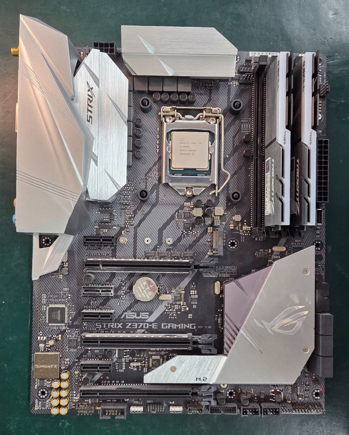 ASUS STRIX Z370-E GAMING LGA1151 Intel Motherboard + Intel I9 + 32GB Memory