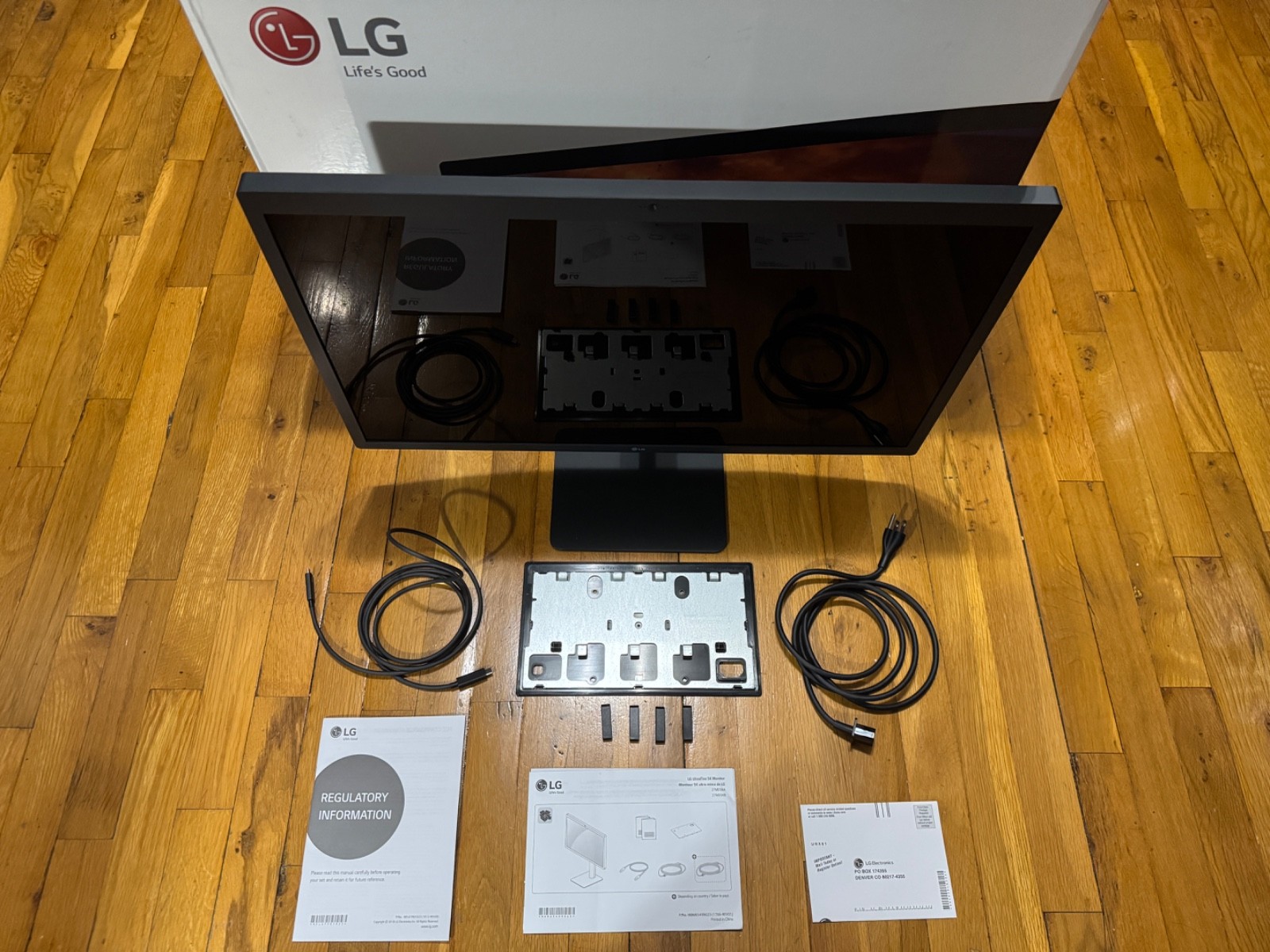 LG ULTRAFINE 5K 27 INCH DISPLAY FOR MAC 27MD5KA