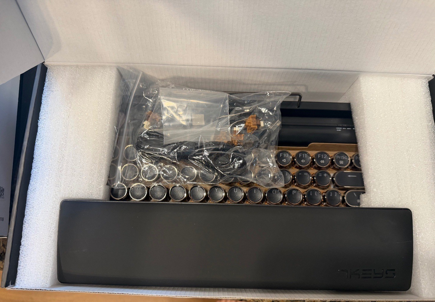 7KEYS Retro Mechanical Keyboard Typewriter Style OPEN BOX