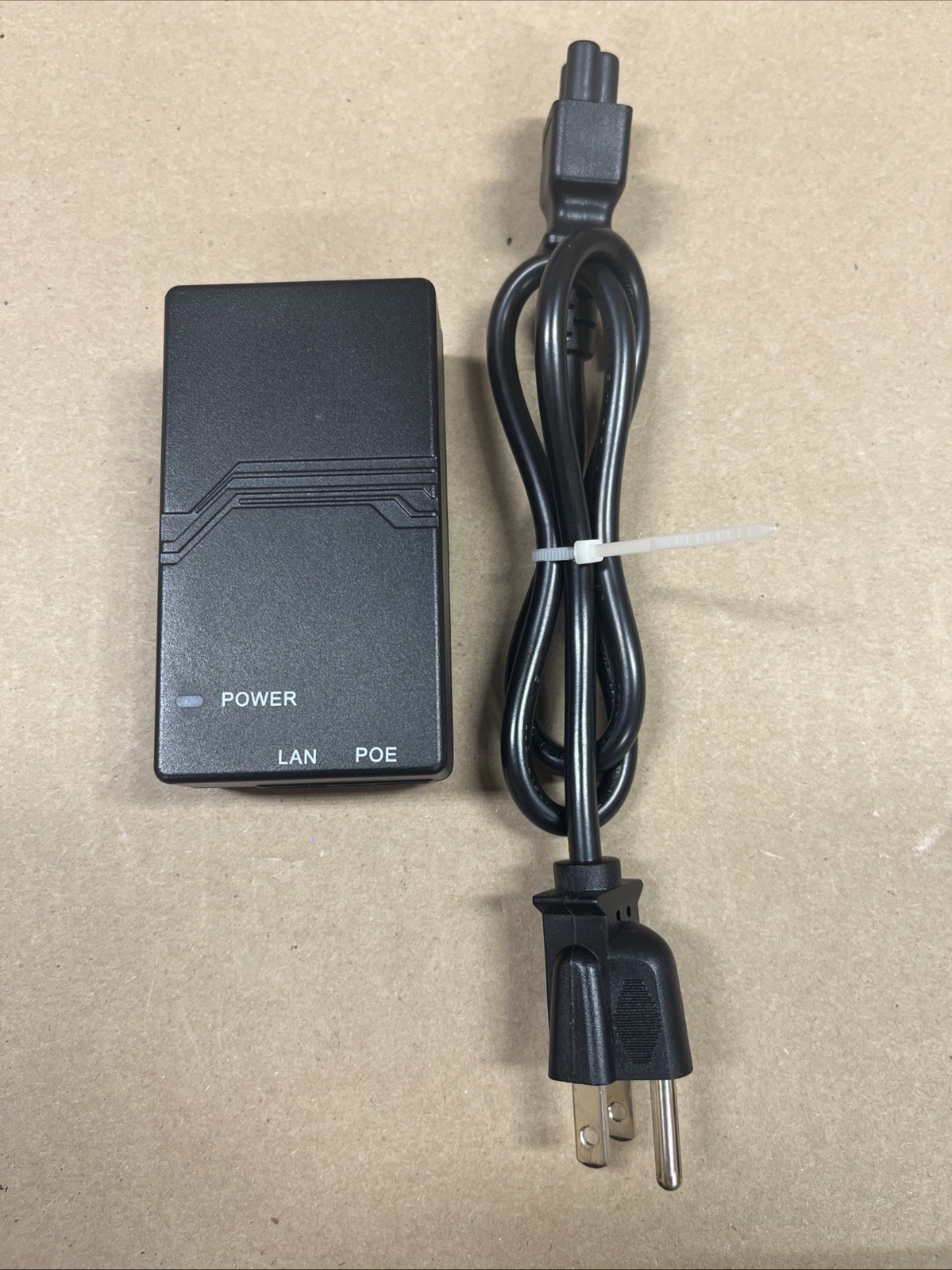 Ruckus ZoneFlex 740-64214-001 Gigabit PoE Injector, Convert Non-PoE to PoE