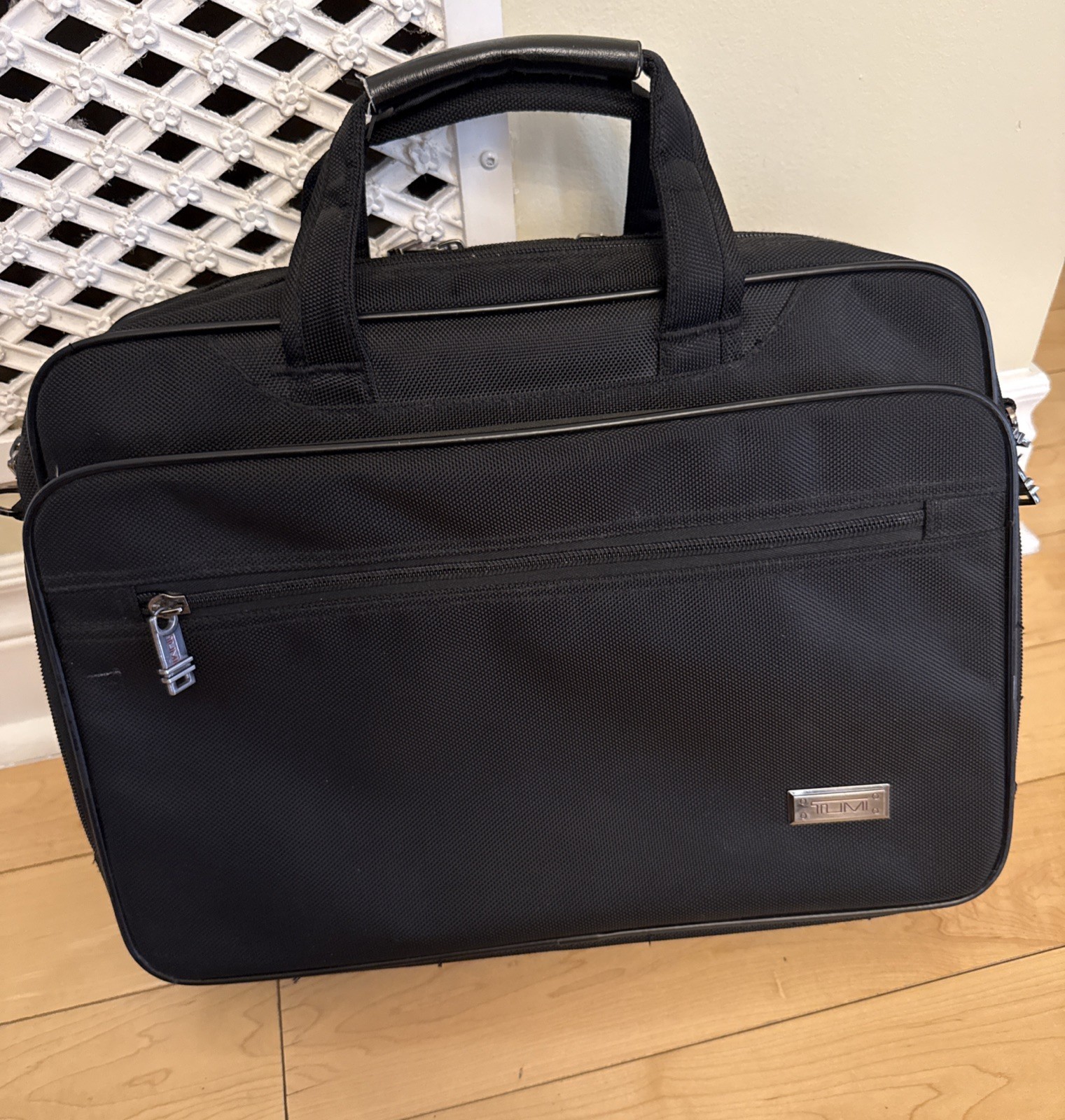 TUMI Laptop Briefcase 16”Slim Black Ballistic Nylon 26011D4 Padded, Zip Pockets