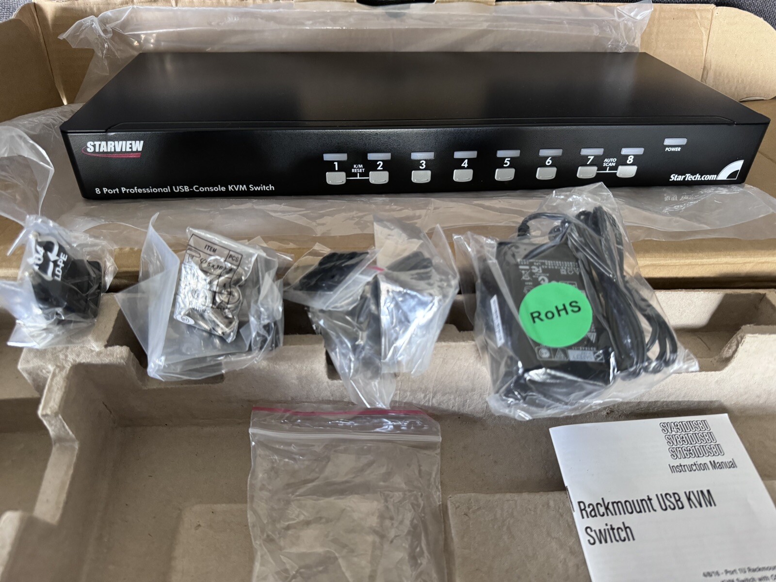 Starview SV831DUSBU 8 Port KVM Switch STARVIEW 8 Pier USB Console KVM Switch