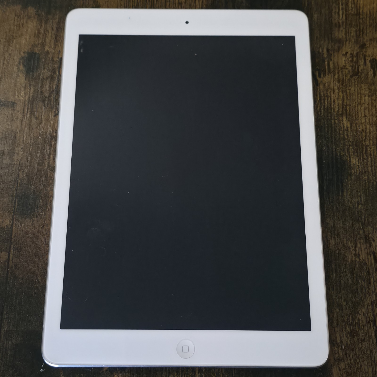 FOR PARTS Apple iPad Air 1st Gen A1474 Silver White 9.7" DOES NOT TURN ON