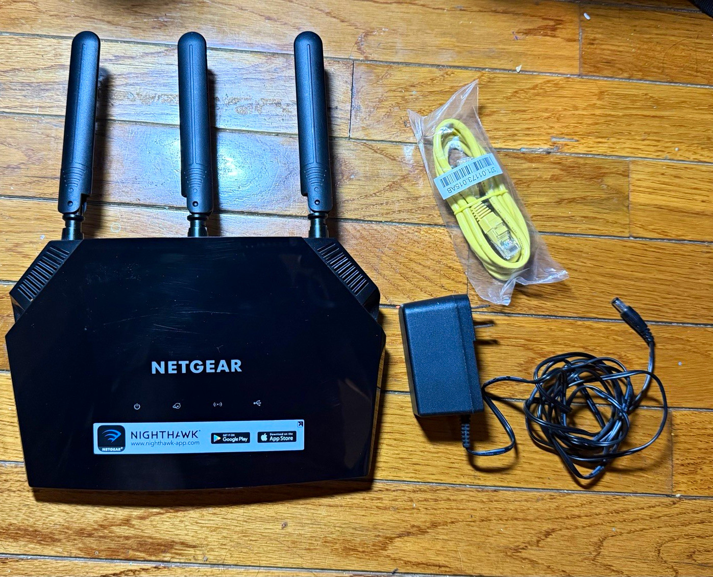 NETGEAR WiFi Router (R6330) - AC1600 Dual Band Wireless Speed (up to 1600 Mbps)