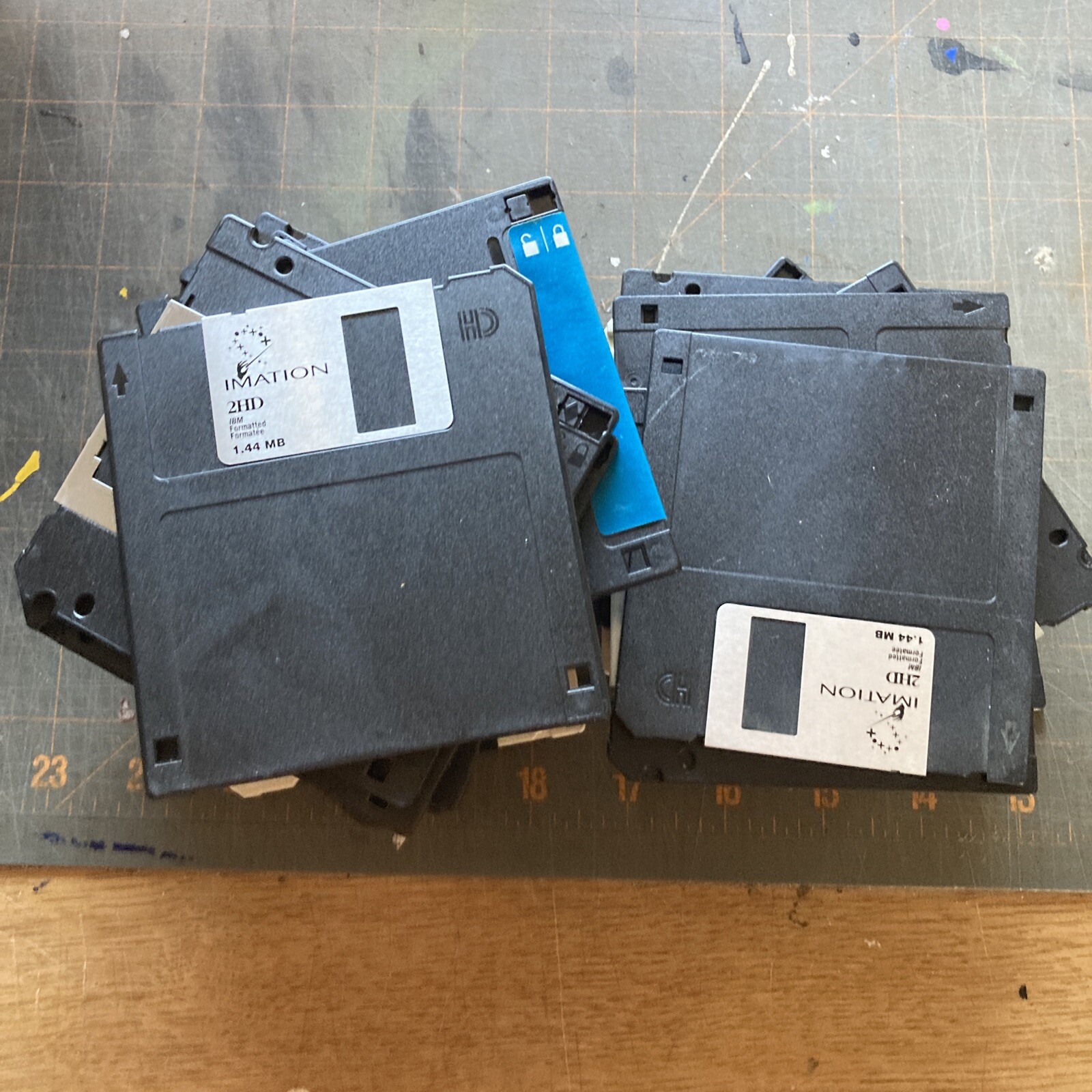 66 vintage￼ 3.5 Floppy disc￼ 25 Imation And ￼18 Random B9