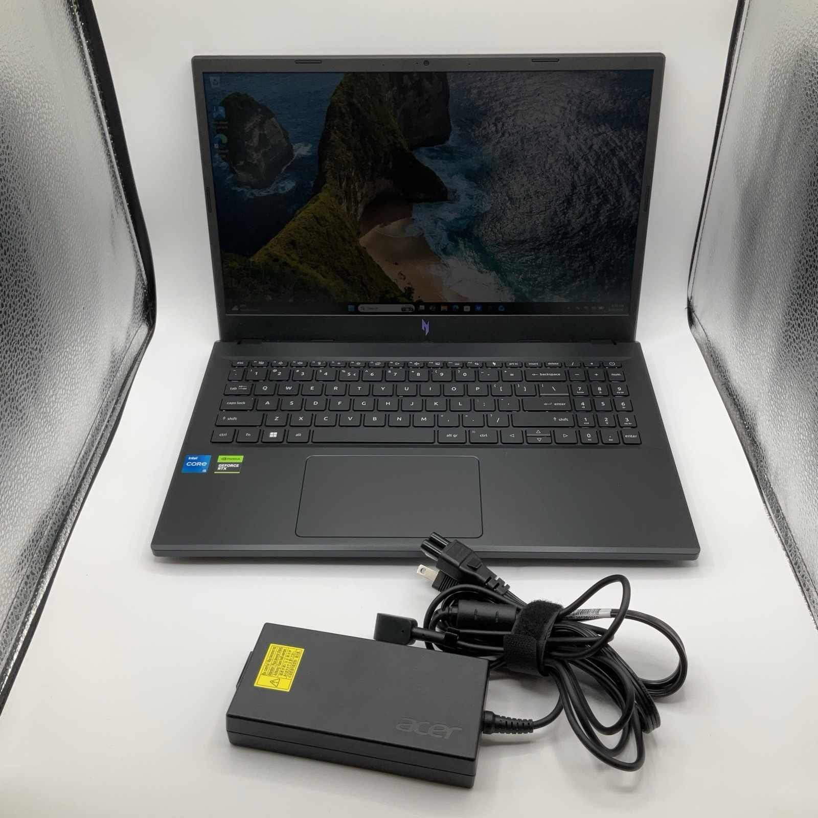 Acer Nitro V 15 ANV15-51 Gaming Laptop i5-13420H RTX 4050 8GB 512GB SSD