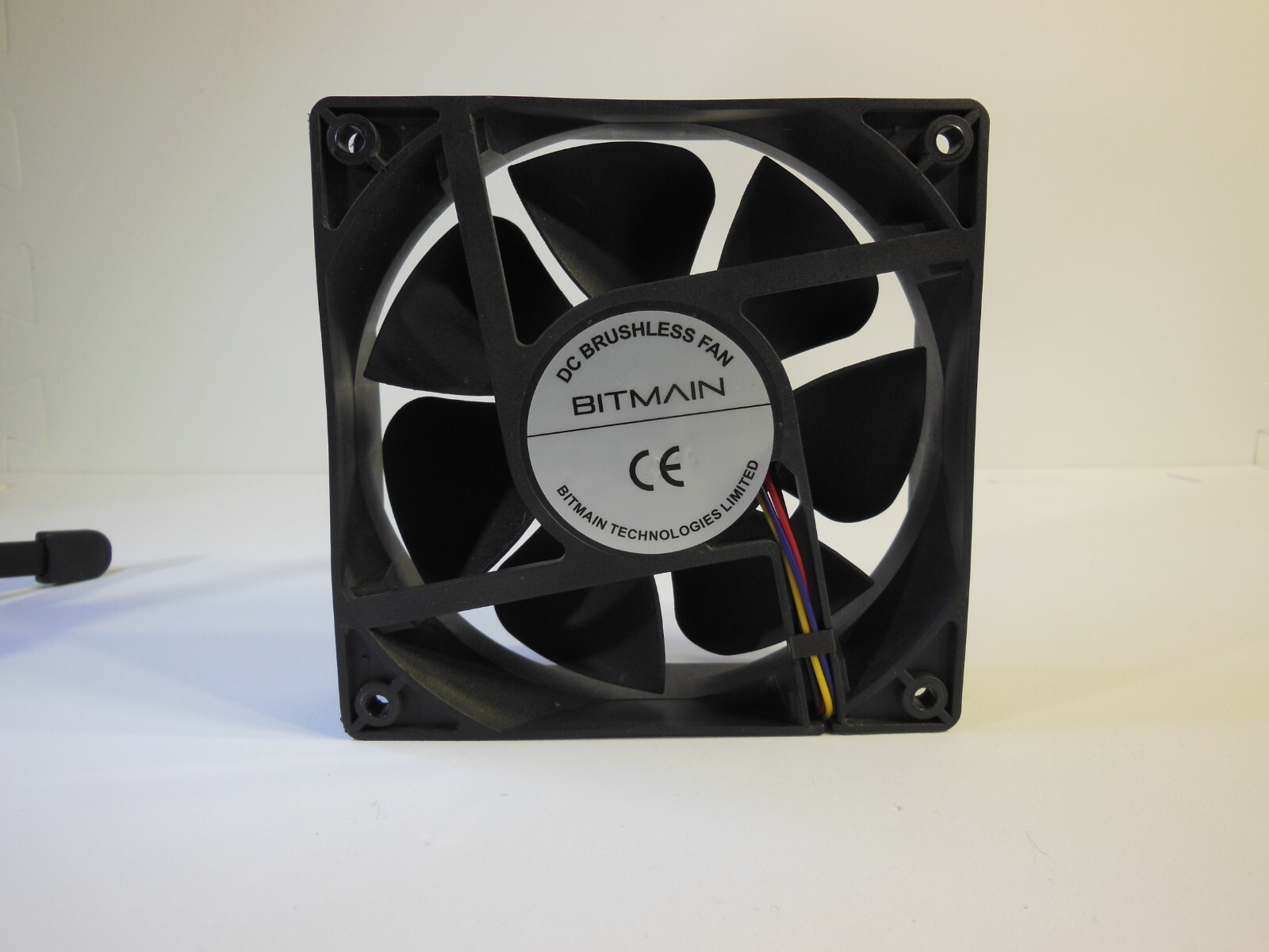 Bitmain DC Brushless Fan 120mm / with protector screen (Reduced $$$$)
