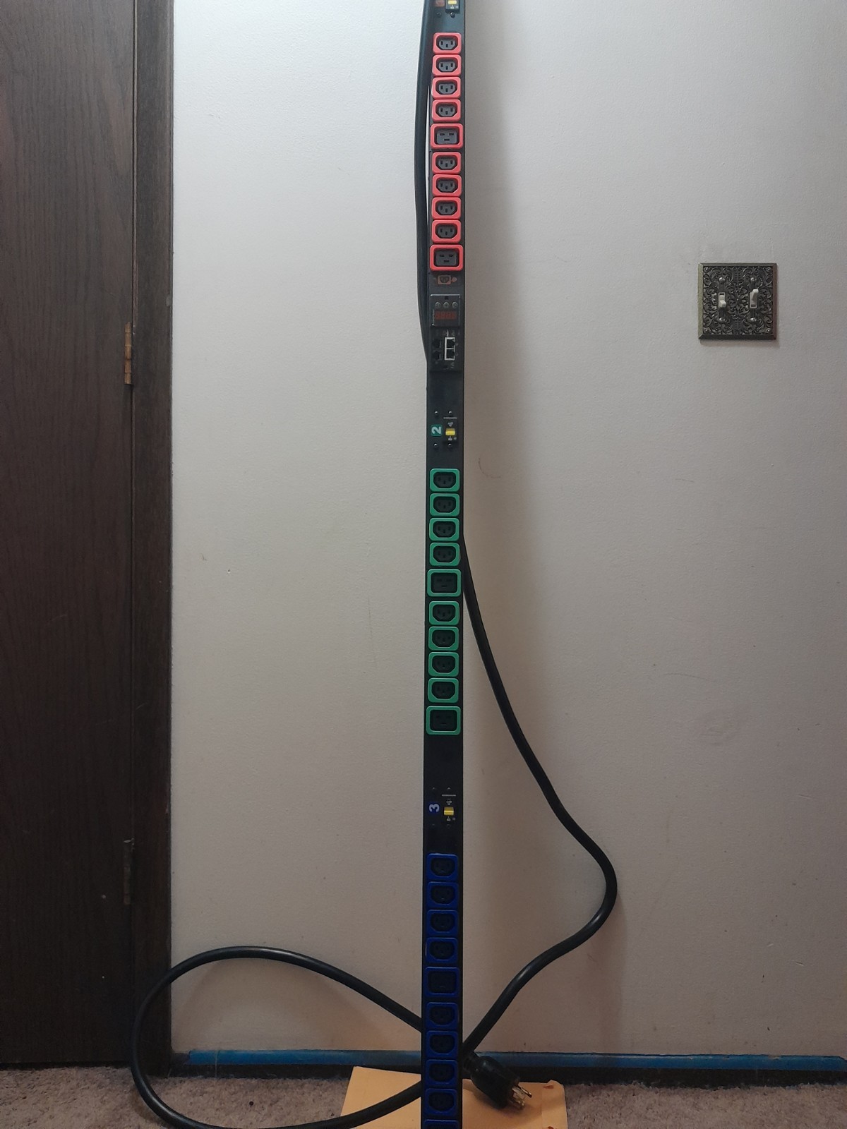 Vertiv Geist Metered PDU 0U 48A 200 -240V 3-phase tested working.