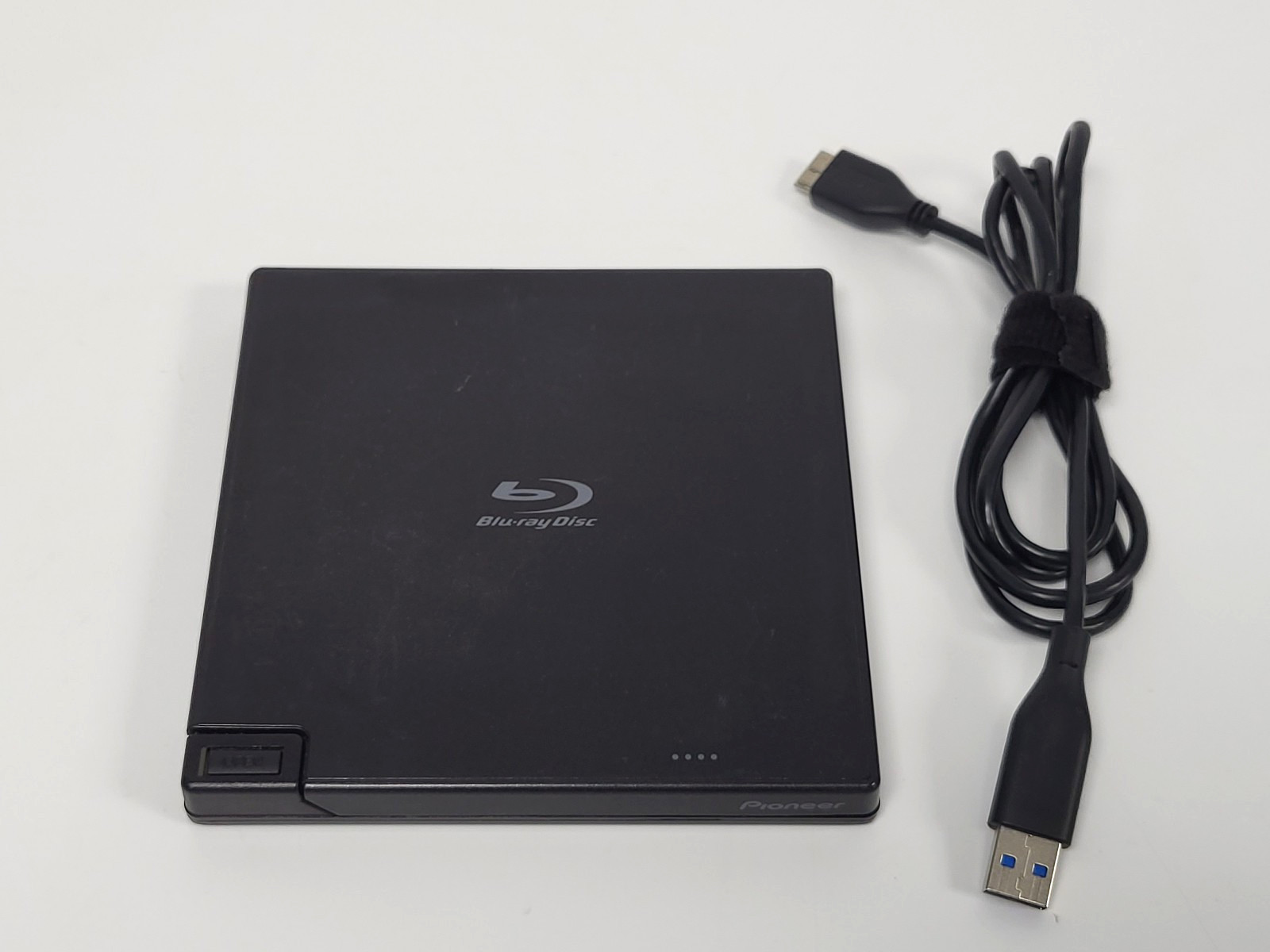 Pioneer BDR-XD05B Blu-Ray DVD Player Burner, Micro-USB 3.0 with USB Cable