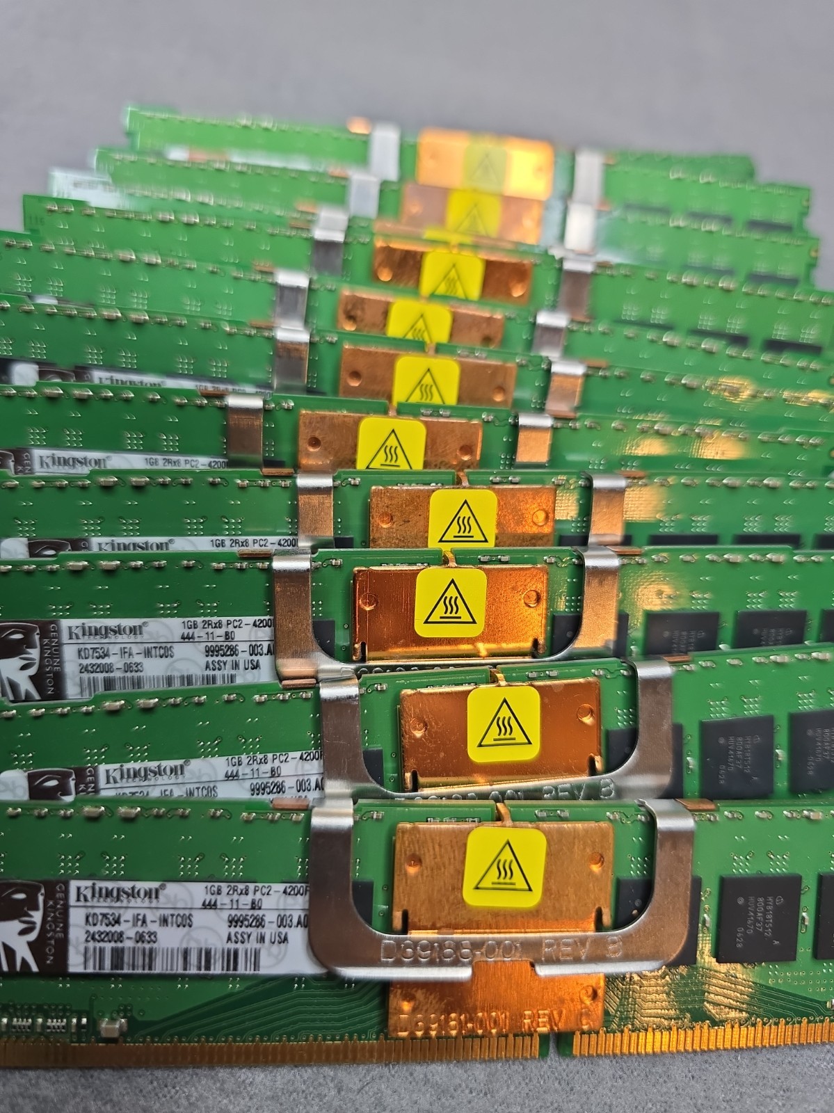 KINGSTON 1GB 2Rx8 PC2-4200F-444-10-B0 SERVER MEMORY 9995286-014.A00LF UW728 Test