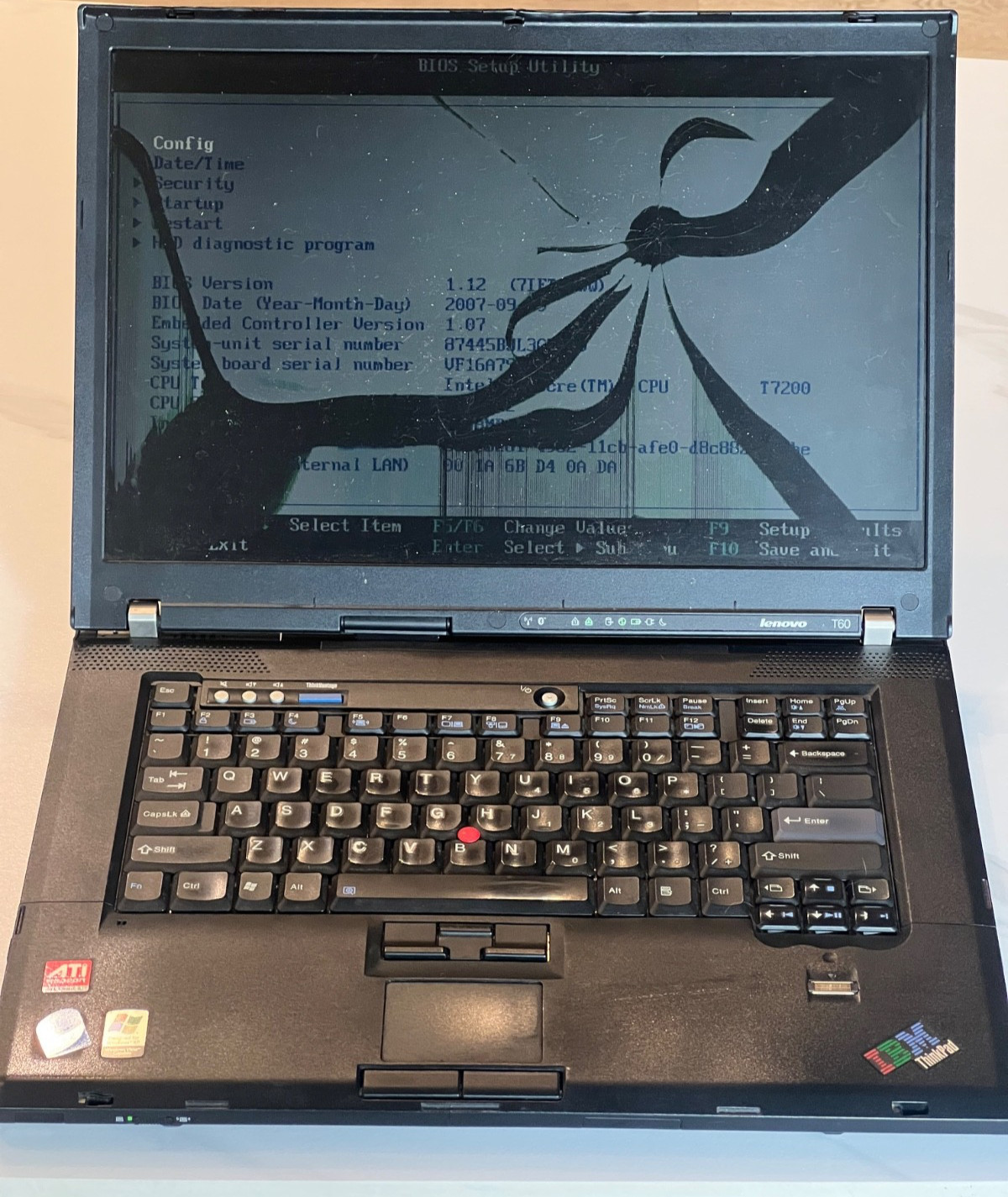 IBM Lenovo ThinkPad T60 15.4" Intel Core T7200 2GB RAM - NO HDD - Screen Damaged