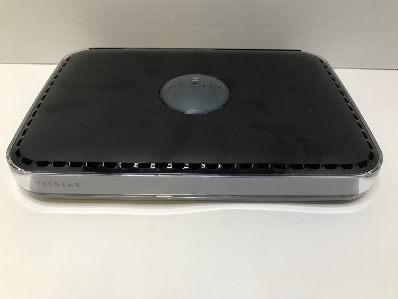 NETGEAR N600 600Mbps 4-Ports Dual Band Wi-Fi Router (WNDR3400)