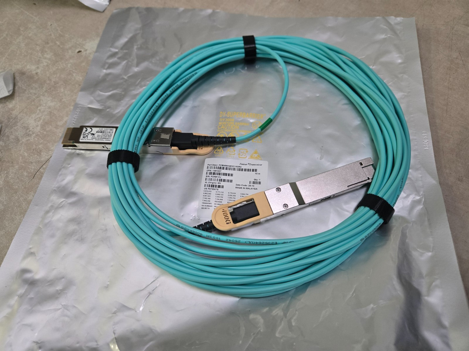 400G Finisar Transceiver FCBN850QE2C10OR3 10M Cable New Open Box