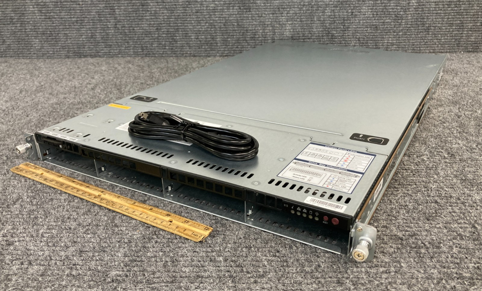 Nutanix NX-UDS-1NL3-G5 Server w/ 2x Intel Xeon E5-2699 v4, 16GB RAM, 64GB SSD