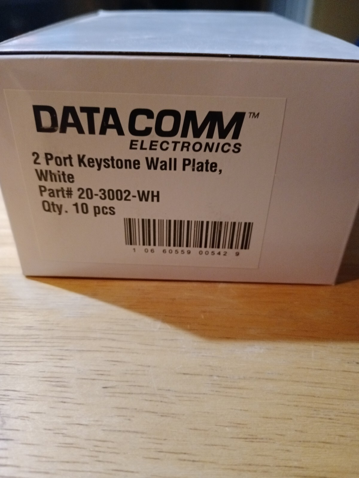Datacomm 20-3002-WH Keystone Plate. Box of 10 pieces.
