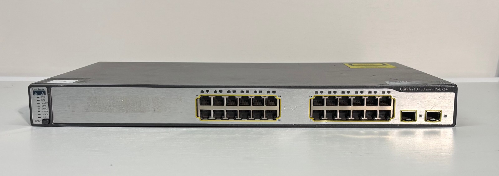 Cisco  Catalyst (WS-C3750-24TS-S) 24-Ports Rack-Mountable Switch Managed...