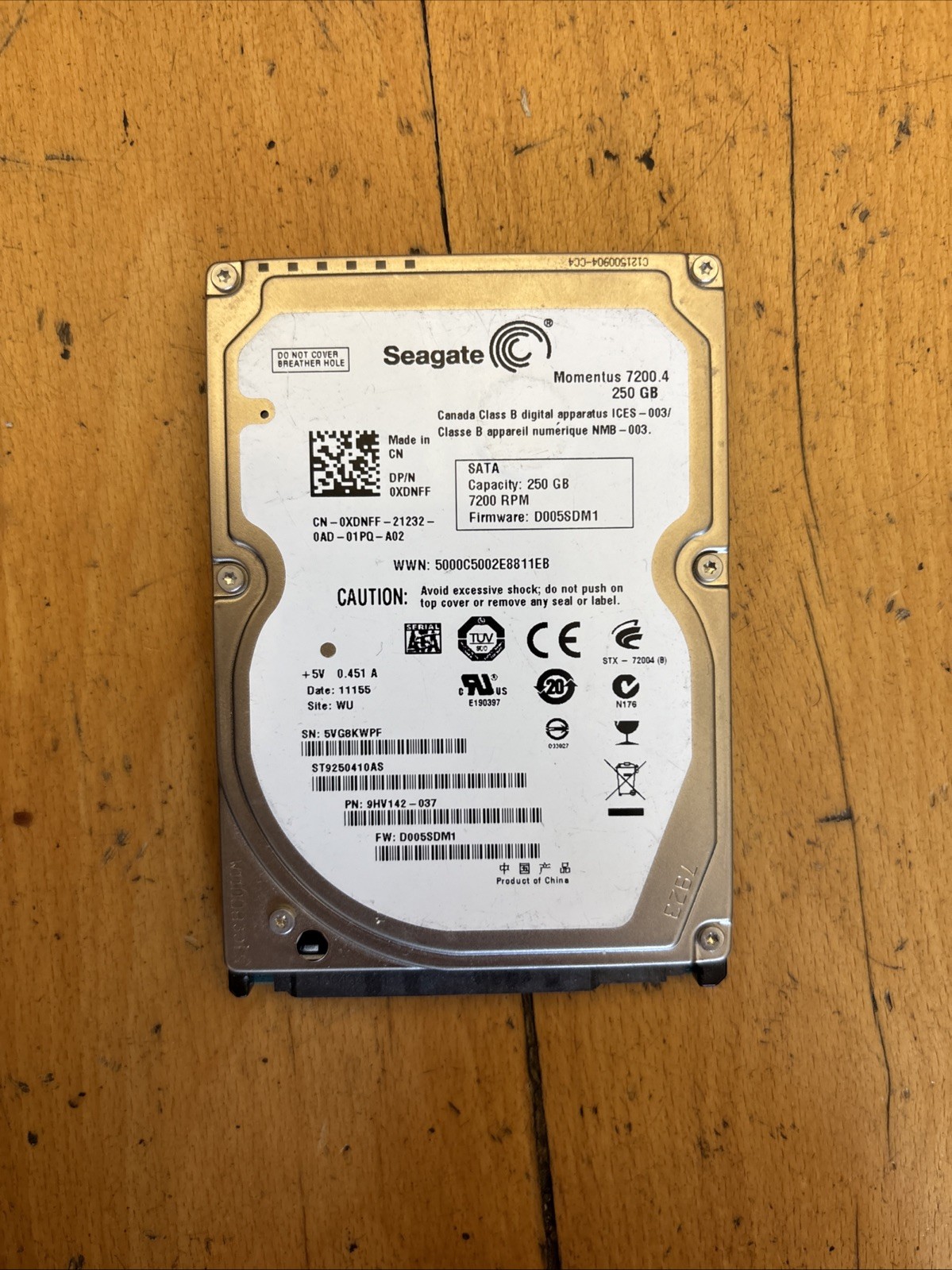 SEAGATE MOMENTUS ST9250410AS 250GB SATA HARD DRIVE P/N: 9HV142-037