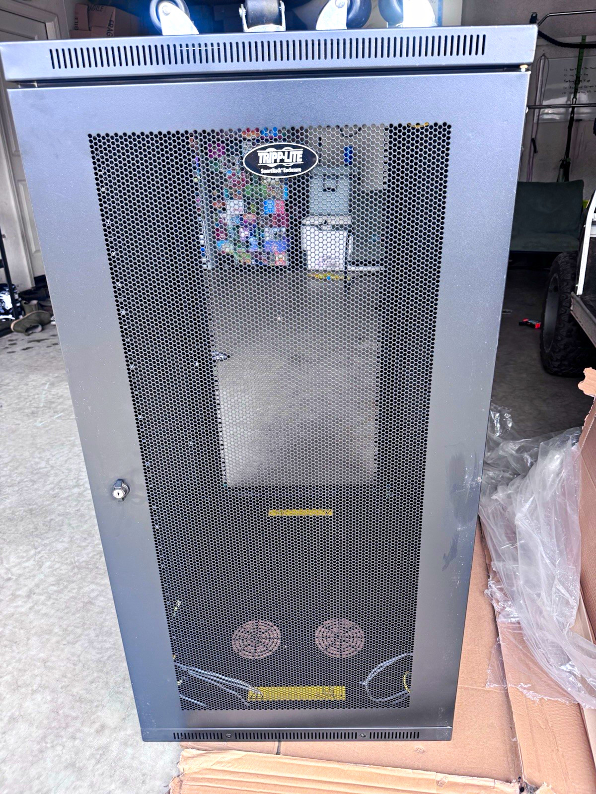 Tripp Lite SR24UB SmartRack 24U 19 in Freestanding Server Rack Cabinet