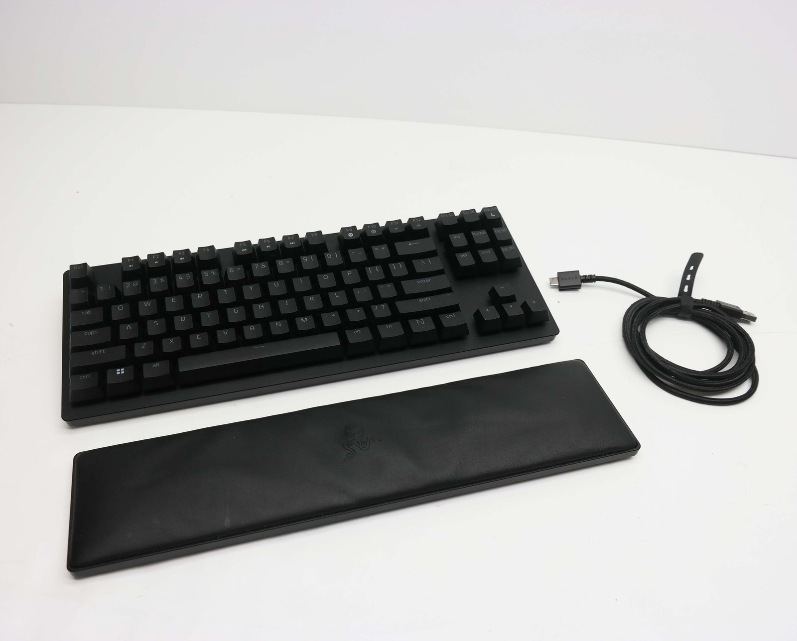 Razer Huntsman V2 RZ03-03940400-R3U1 TKL Wired Optical Purple Switch Keyboard